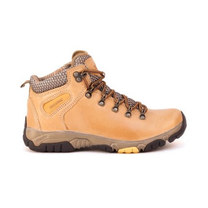 TG2261 - Hikers